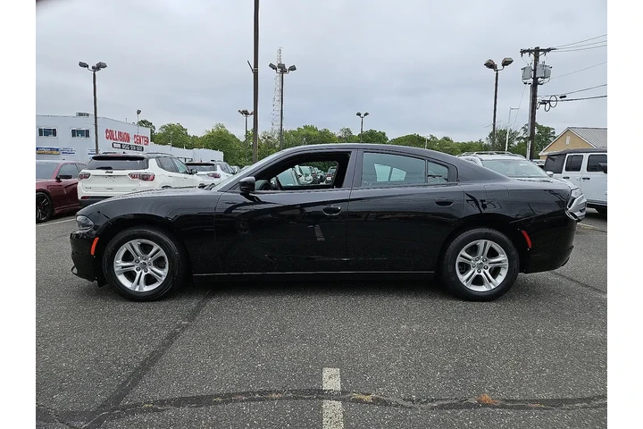 $17895 : Dodge Charger 2020 SXT 4dr S image 2