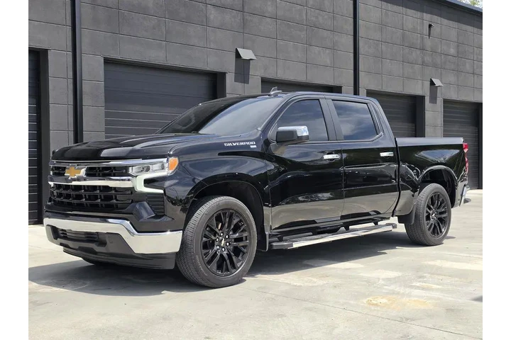 $39490 : Chevrolet Silverado 1500 202 image 1