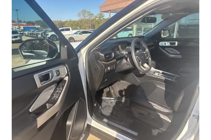 Ford Explorer 2022 Limited 4 image 9