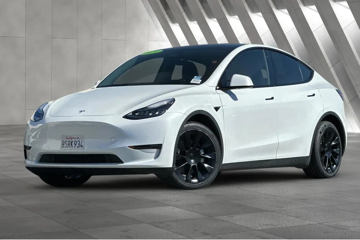 $26900 : Tesla Model Y 2020 AWD Long image 2
