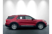 $27998 : Ford Explorer 2023 AWD XLT 4 thumbnail