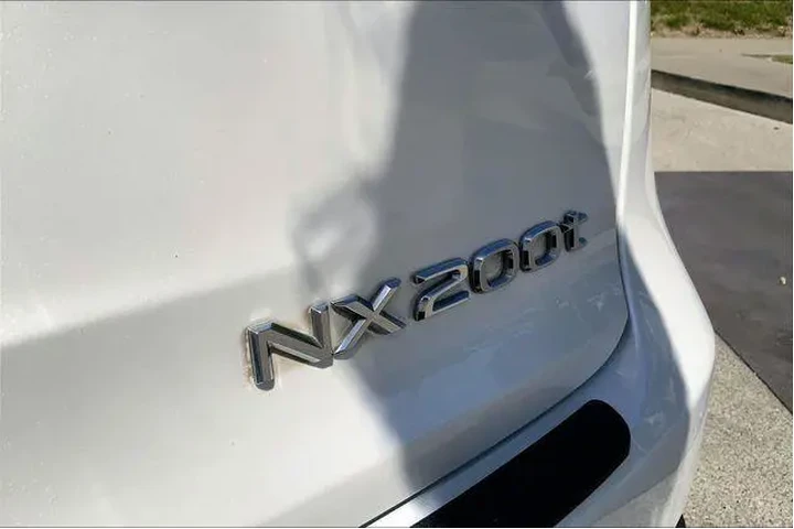 $14985 : Lexus NX 200t 2017 4dr Cross image 8