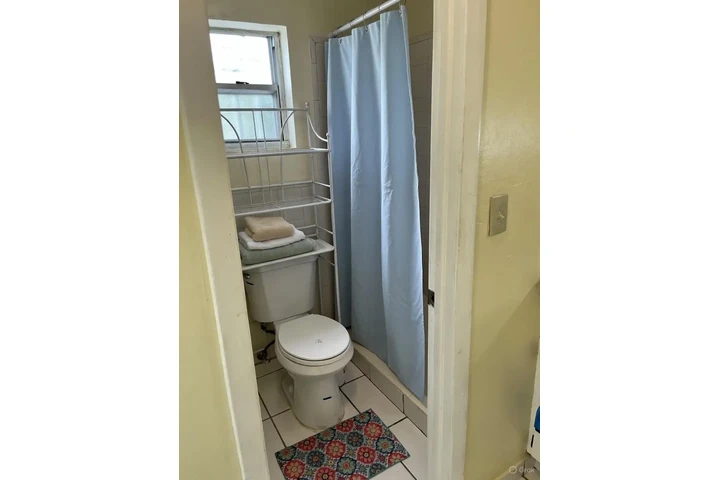 $1050 : Cuarto Privado Para Rentar image 3