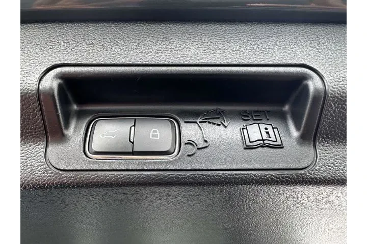 $35990 : Ford Explorer 2024 AWD XLT 4 image 9