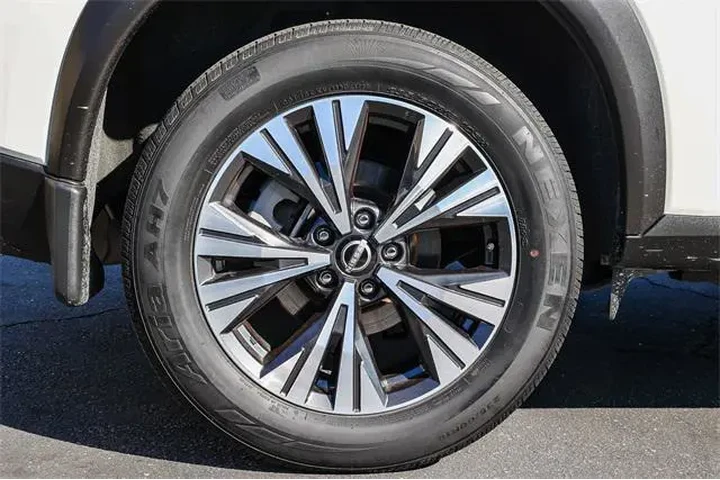 $16995 : Nissan Rogue 2023 SV 4dr Cro image 8