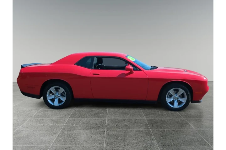 $21500 : Dodge Challenger 2023 SXT 2d image 6
