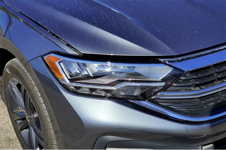 $22789 : Volkswagen Jetta 2023 SE 4dr image 2