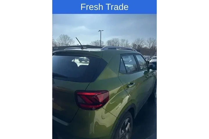 $14617 : Hyundai VENUE 2023 SEL 4dr C image 6