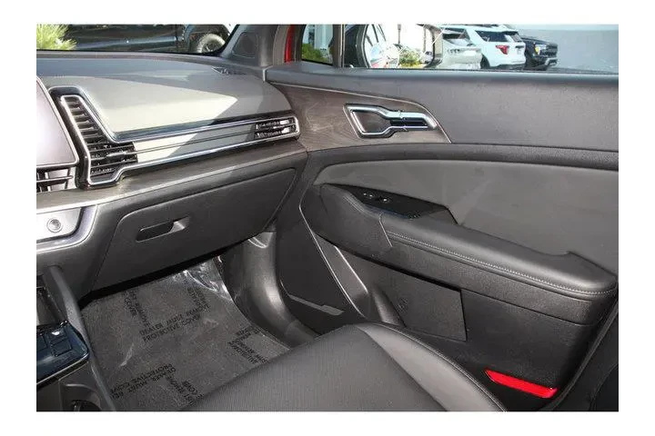$29440 : Kia Sportage Plug-In Hybrid image 6