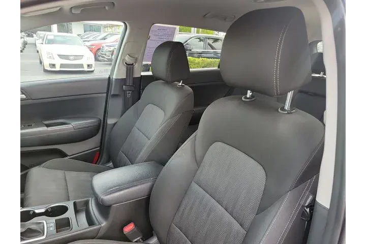 $13990 : Kia Sportage 2022 LX 4dr SUV image 8