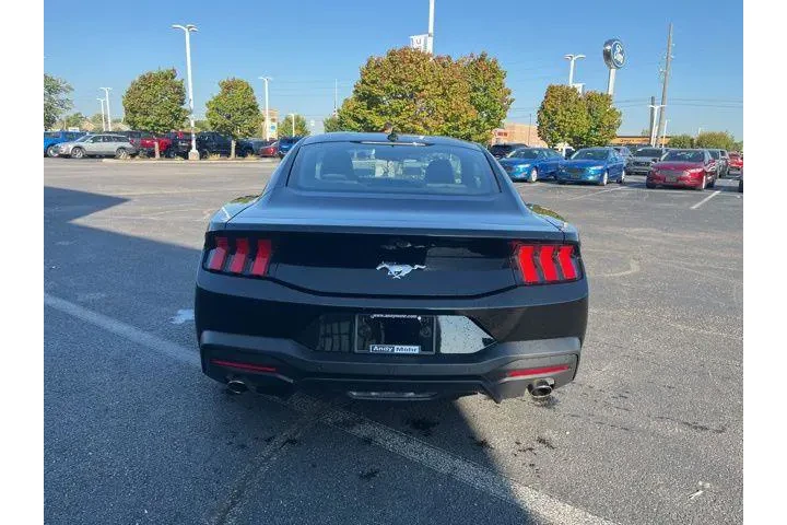 $28000 : Ford Mustang 2024 EcoBoost 2 image 9