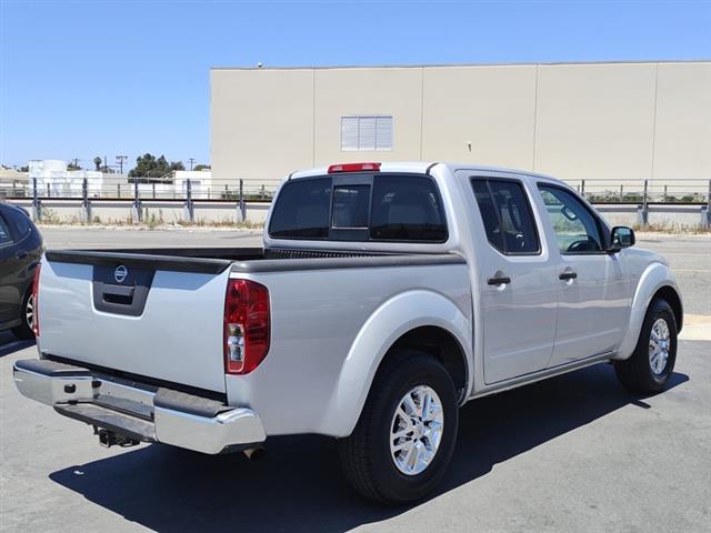 2019 Frontier S Crew Cab 6MT image 3