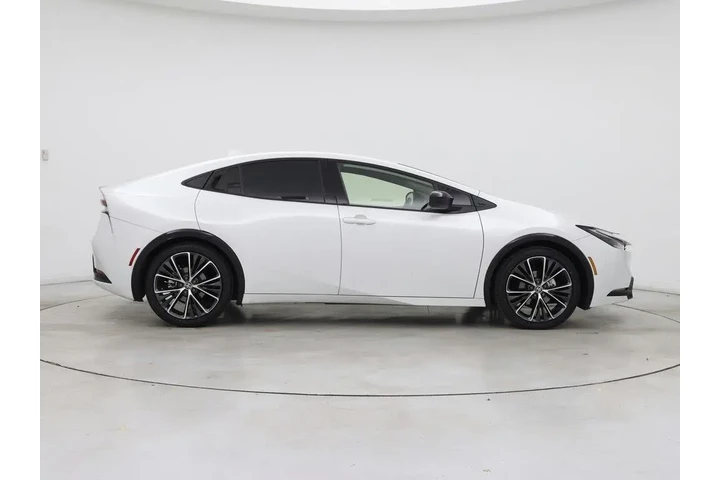 $27998 : Toyota Prius 2023 XLE 4dr Ha image 7