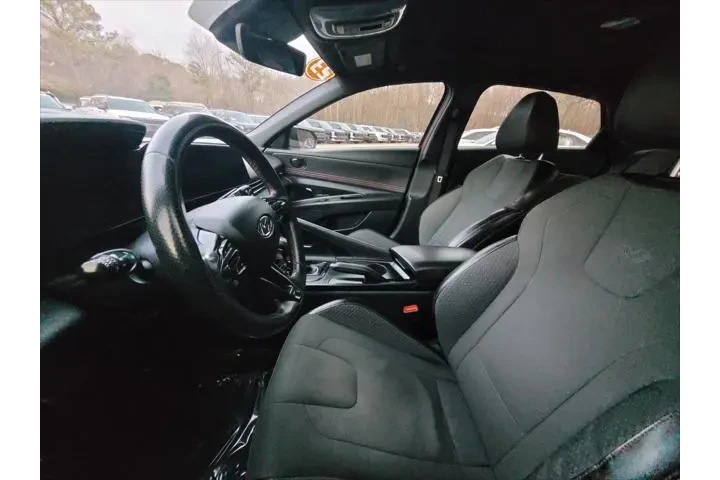 $18903 : Hyundai ELANTRA 2023 N Line image 8