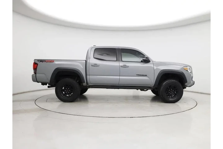 $30998 : Toyota Tacoma 2018 4x4 TRD P image 7