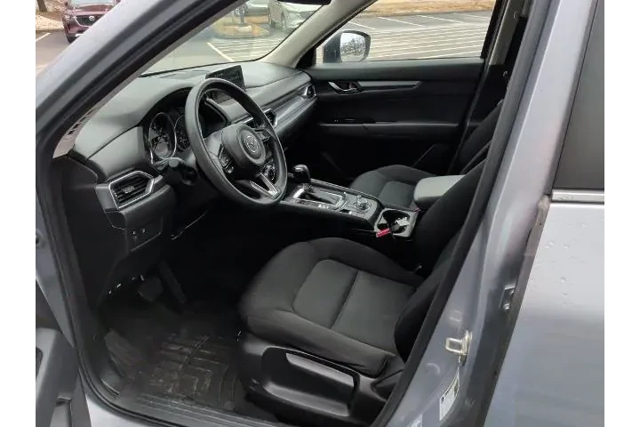 $12795 : Mazda CX-5 2017 AWD Sport 4d image 10