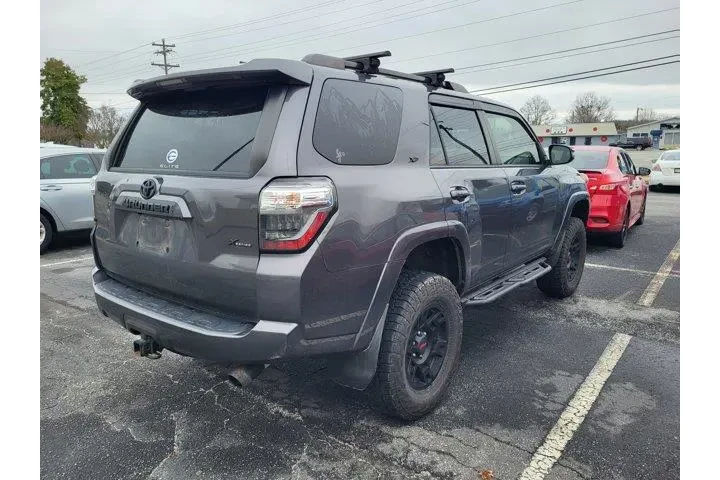 $39832 : Toyota 4Runner 2022 4x4 SR5 image 4