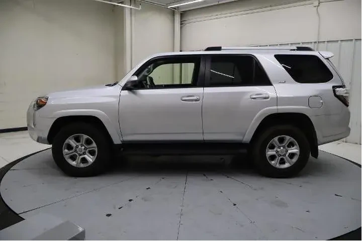 $32999 : Toyota 4Runner 2023 4x4 SR5 image 9