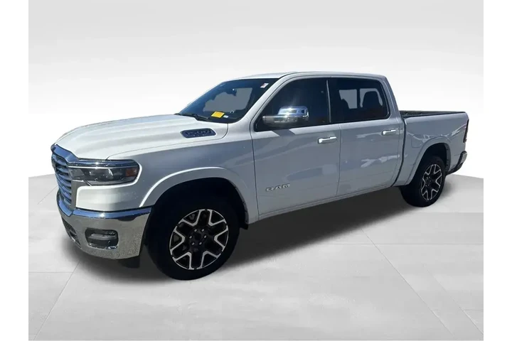 $38910 : Ram 1500 2025 4x4 Laramie 4d image 2