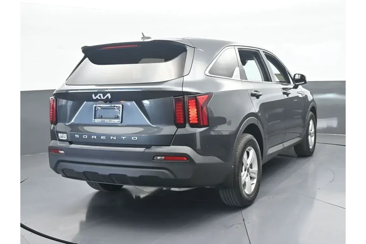 $22500 : Kia Sorento 2022 LX 4dr SUV image 5