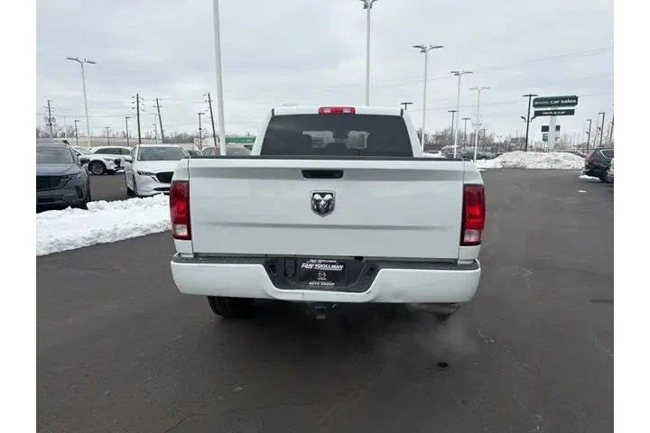 $14980 : Ram 1500 2018 4x2 Express 4d image 9