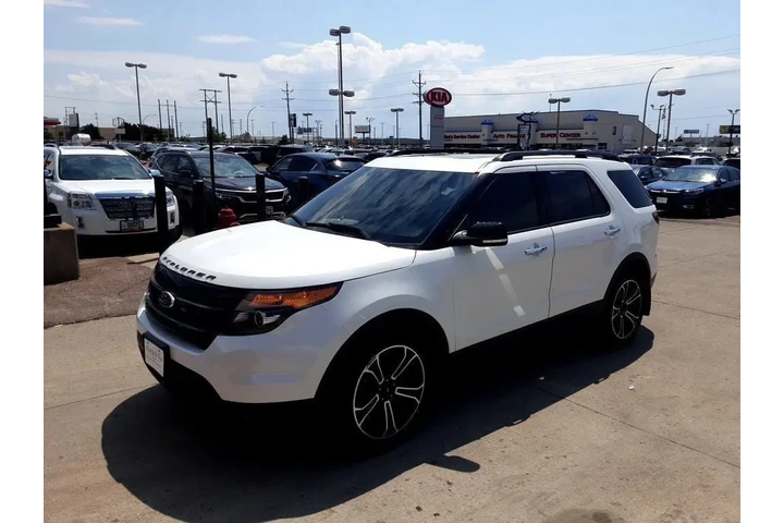 $11990 : 2013 Explorer Sport image 2