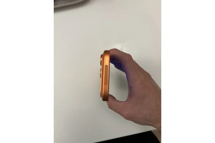 $900 : Apple iPhone 17 Pro 512GB AT image 3