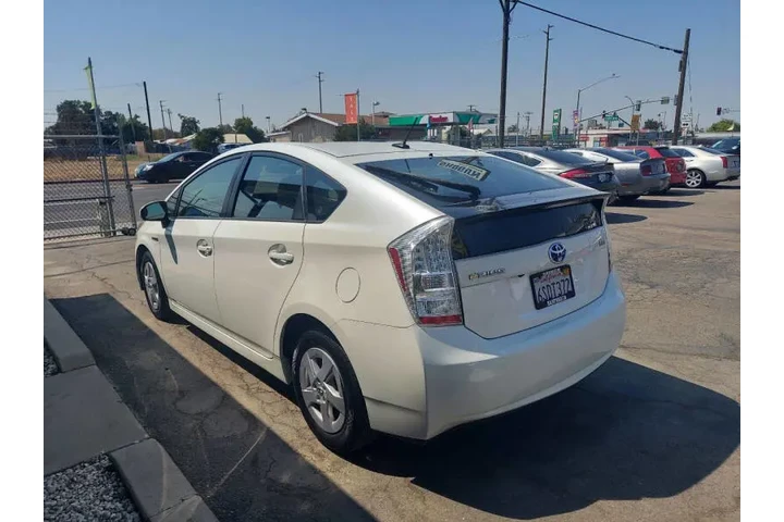 $10995 : 2011 Prius Three image 3