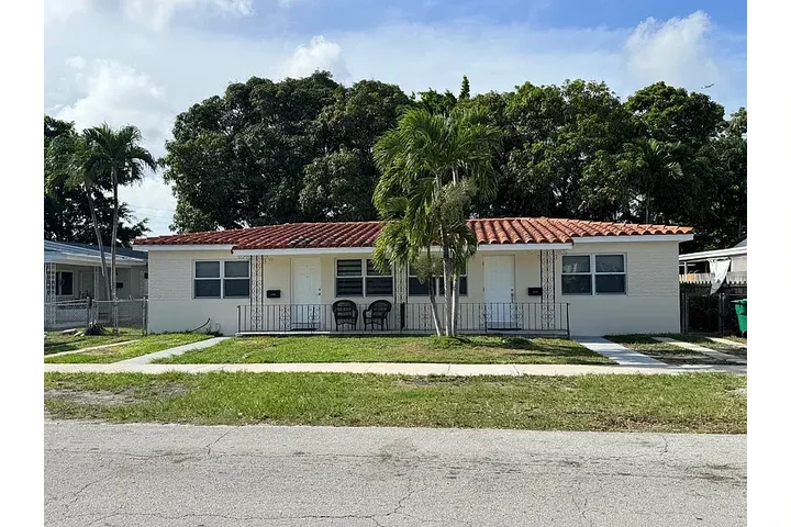 $2000 : 2bed available now image 1