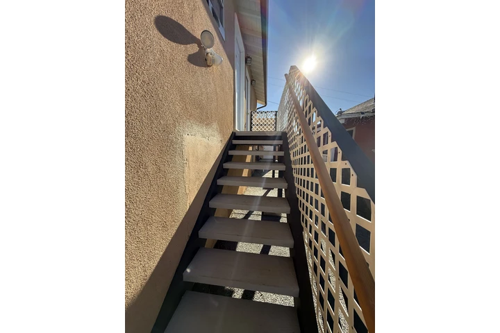 $2200 : 1 bedroom apartment image 5