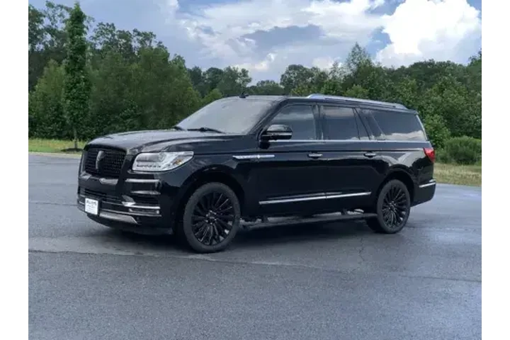 $35900 : 2018 NAVIGATOR L image 4