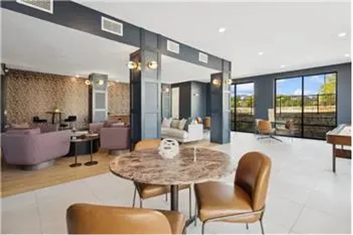 $2612 : Rental property with 3 bedro image 7