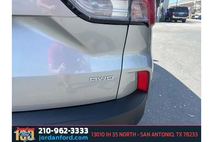 $23119 : Ford Escape 2022 AWD Titaniu image 7