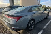 $17990 : Hyundai ELANTRA 2022 SEL 4dr thumbnail