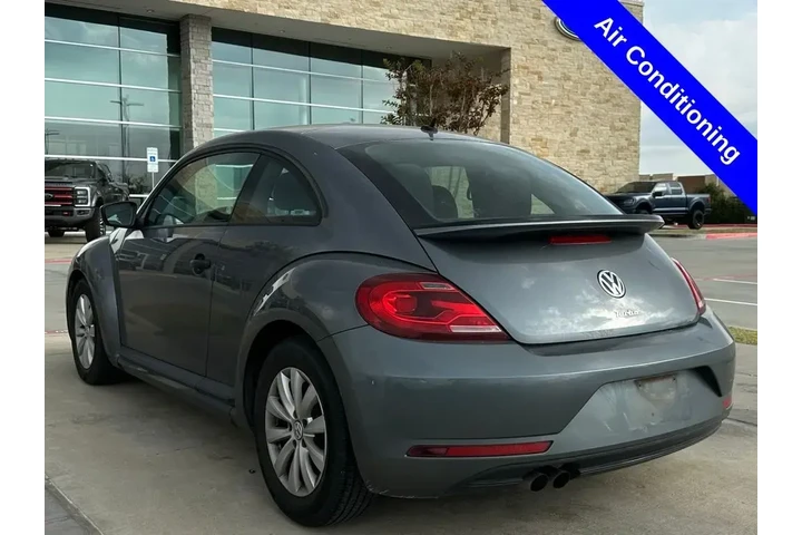 $17650 : Volkswagen Beetle 2018 2.0T image 10