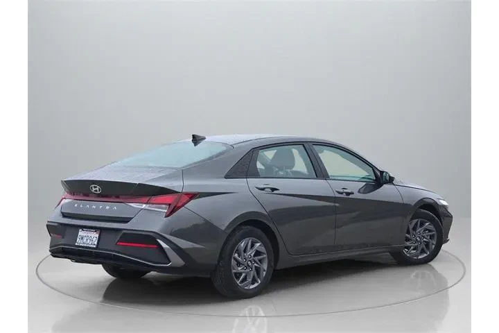 $19888 : Hyundai ELANTRA 2024 SEL 4dr image 8