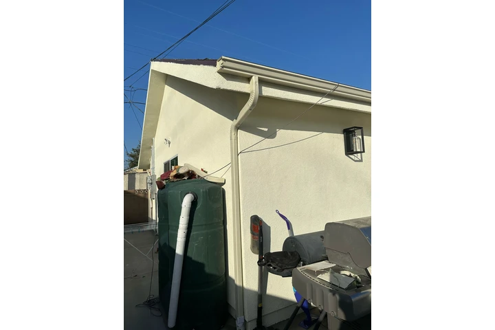 Rain gutter image 10