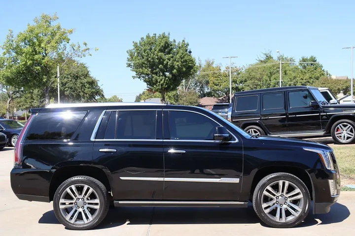 $39998 : 2019 Escalade Platinum image 6