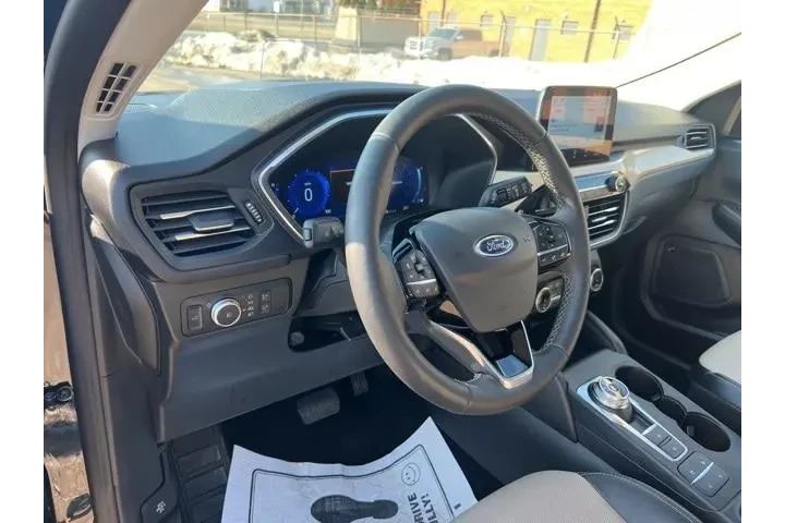 $25000 : Ford Escape 2022 AWD Titaniu image 7