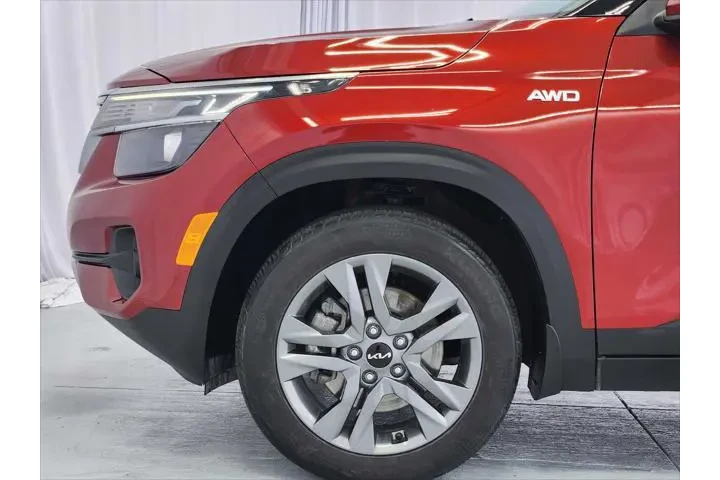 $22490 : Kia Seltos 2023 AWD S 4dr SU image 6