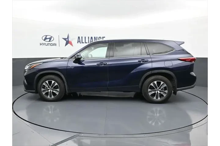 $30988 : Toyota Highlander 2021 AWD X image 2