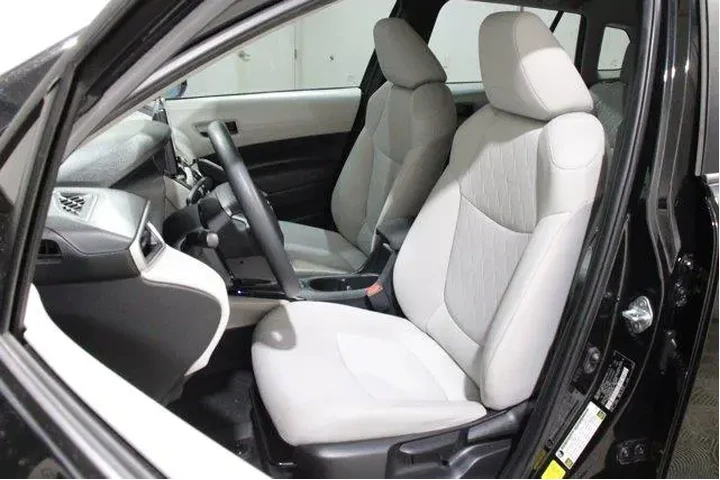 $25698 : Toyota Corolla Cross 2023 AW image 5