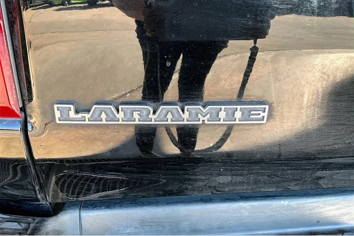 $29651 : Ram 1500 2022 4x2 Laramie 4d image 9