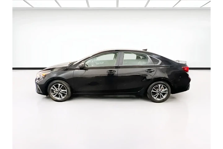 $13500 : Kia Forte 2022 LXS 4dr Sedan image 5