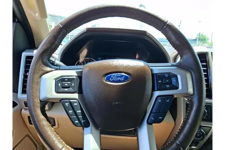 $29600 : Ford F-150 2018 4x4 Lariat 4 image 9