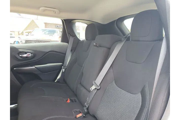 $16988 : Jeep Cherokee 2021 Latitude image 8