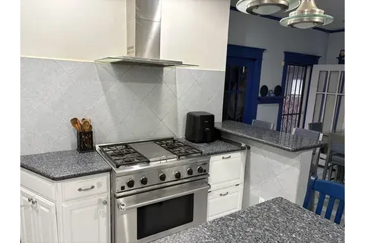 $1000 : Move in ready home image 2