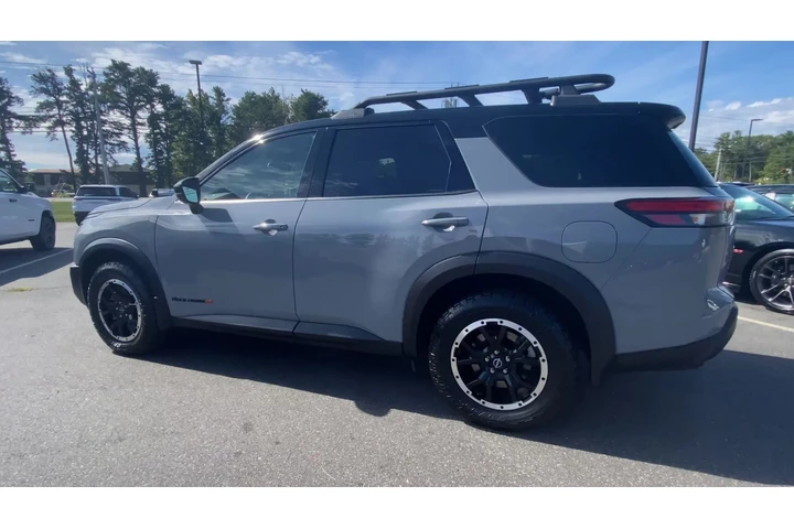 $36928 : Nissan Pathfinder 2024 AWD S image 8