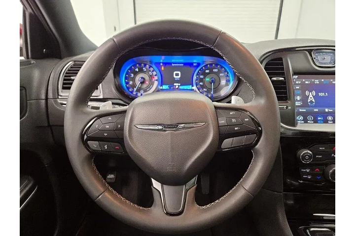 $25998 : Chrysler 300 2023 S V6 4dr S image 10