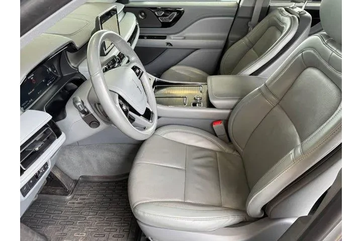 $30898 : Lincoln Aviator 2020 AWD Res image 5